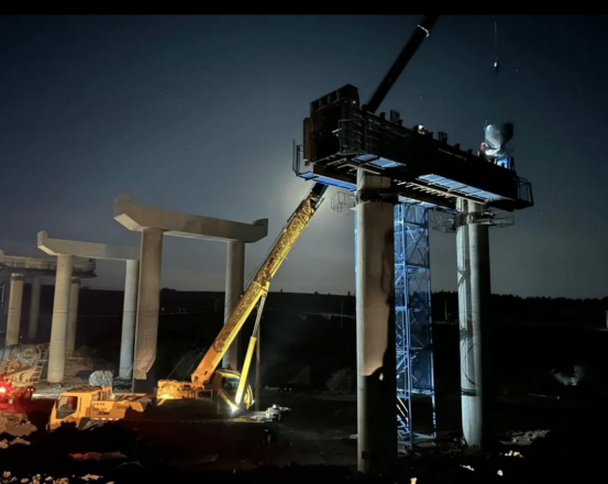 春都市圈西环高速公路建设项目02工区现场长鸣&ldquo;奋进曲&rdquo;