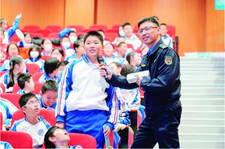 法治赋能治理 普法浸润民心&mdash;&mdash;北京城管部门开展国家宪法日系列&ldquo;普法+服务&rdquo;活动侧记