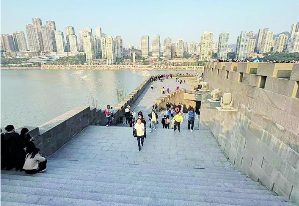 重庆：2.4公里长亲水步道开放