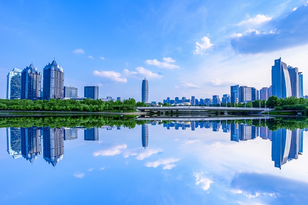 推进城市更新，增进民生福祉